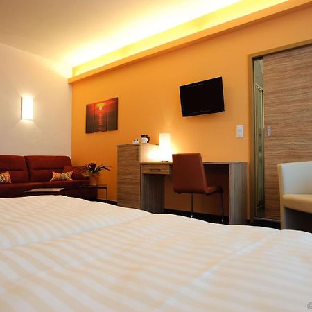 Villa Nova - Hotel Garni Вайдхофен ан дер Ибс Екстериор снимка