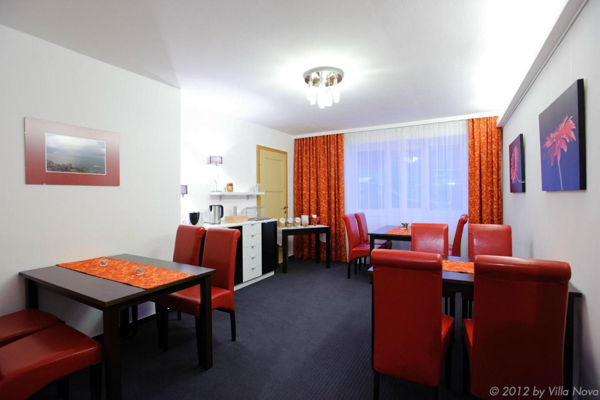 Villa Nova - Hotel Garni Вайдхофен ан дер Ибс Екстериор снимка