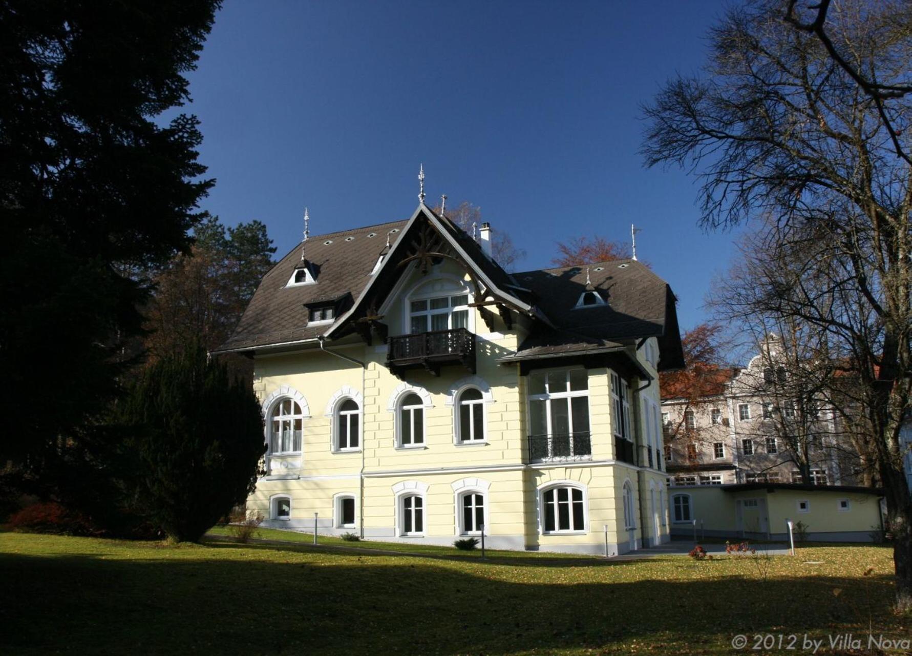 Villa Nova - Hotel Garni Вайдхофен ан дер Ибс Екстериор снимка