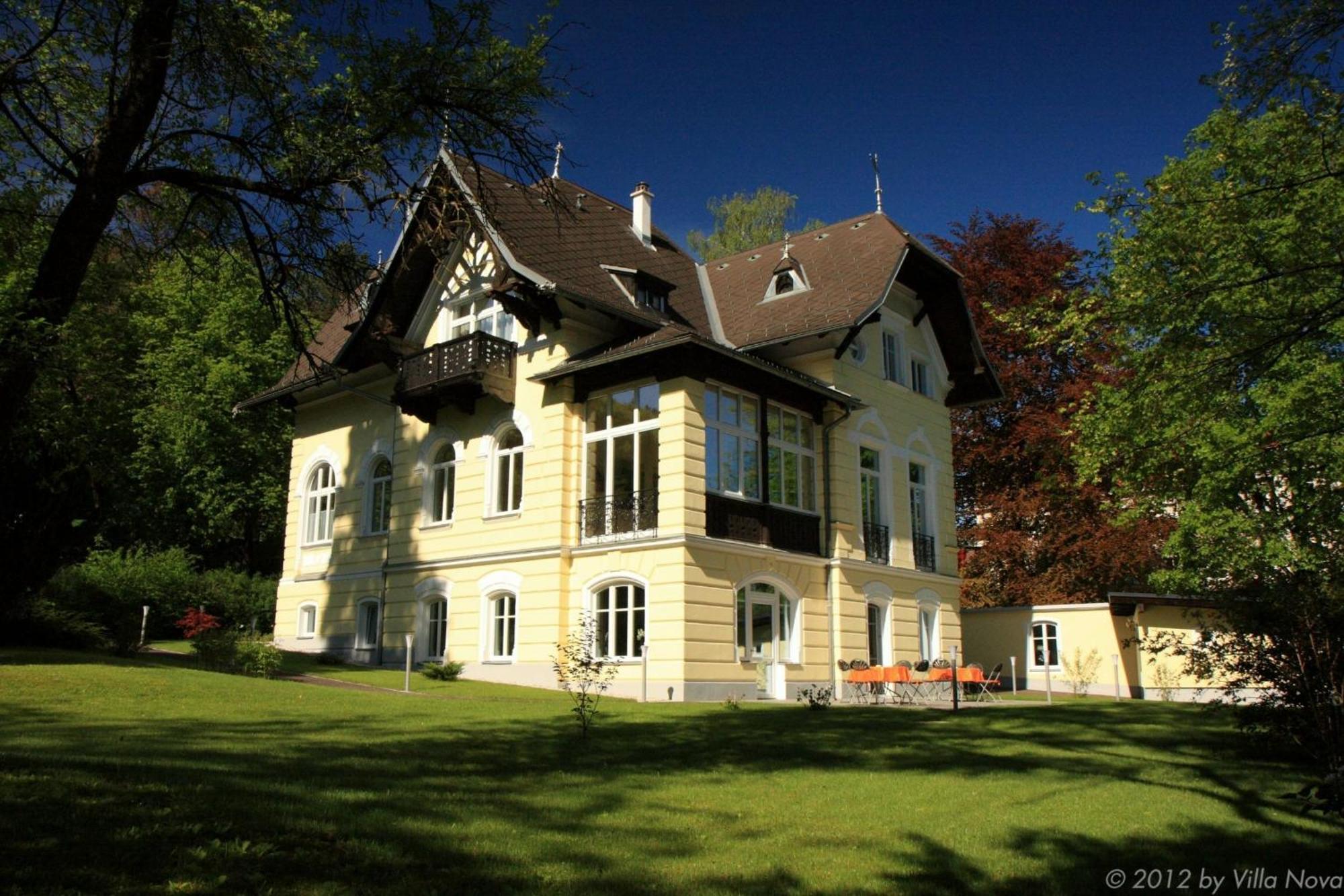 Villa Nova - Hotel Garni Вайдхофен ан дер Ибс Екстериор снимка